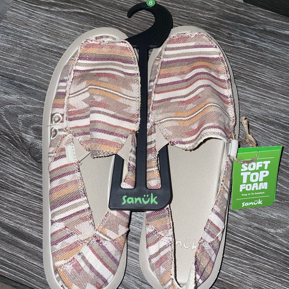 NWT Sanuk Donna St Trail Sidewalk Surfers